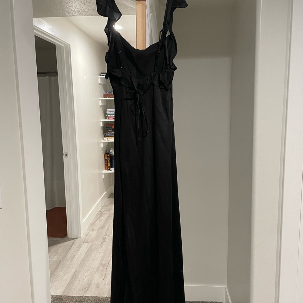 ASTR The Label RINA RUFFLE STRAP MIDI DRESS - Black - Picture 5 of 5